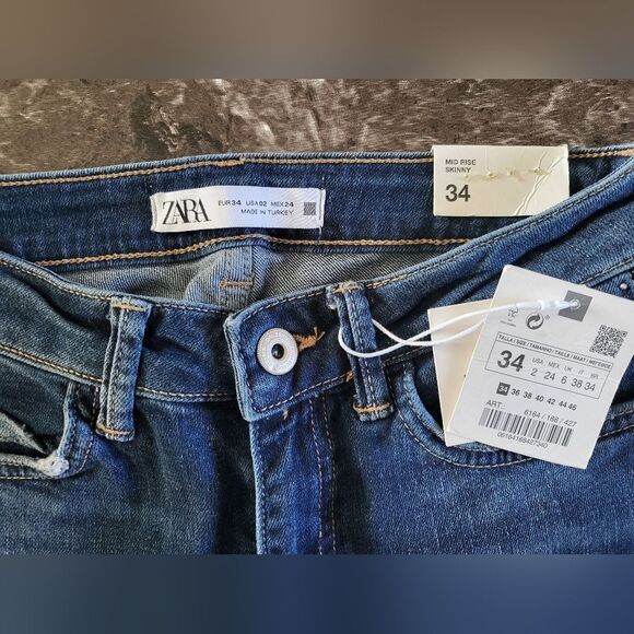Zara Size 34 Mid Rise Blue Skinny Jeans with Studs and Rhinestones - Picture 2 of 4